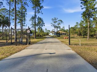 2935 2nd Ave NE, Naples, FL 34120