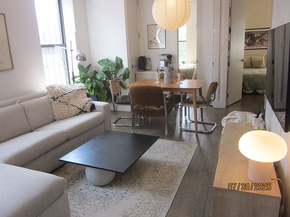 5th image of 427 Wythe Ave Unit 4
