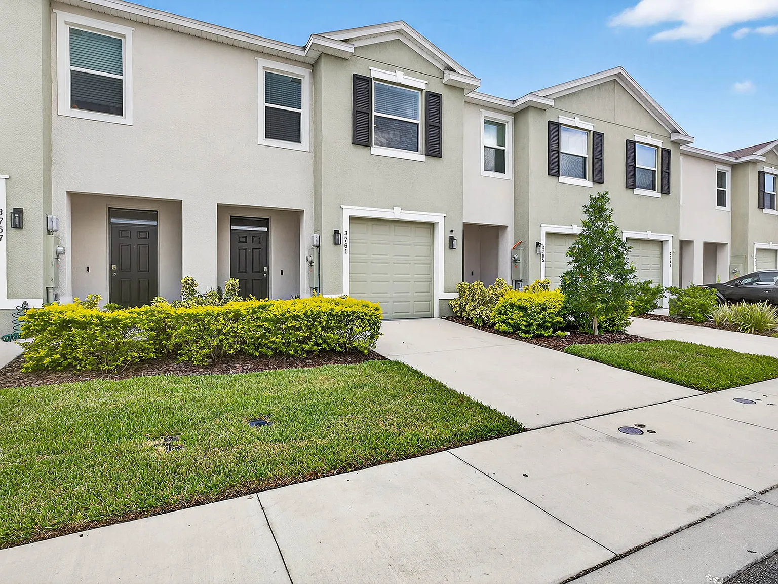 3 bed, 1673 sqft, $2,400 — Photo 2