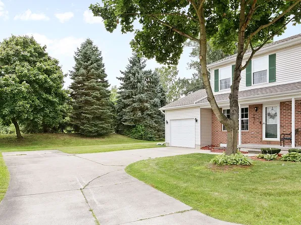 1332 Huron Blvd, Marysville, MI 48040