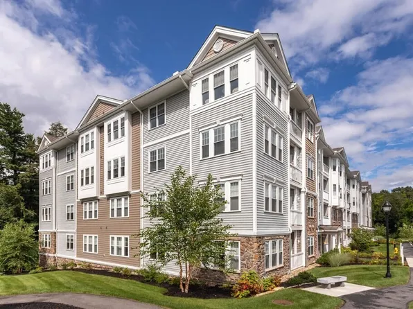 4 Francis Dr #204, Andover, MA 01810