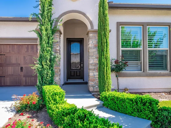 1744 E Benvenuto Dr, Fresno, CA 93730