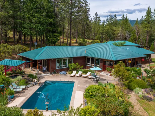 294 Edgerton Ln, Wolf Creek, OR 97497