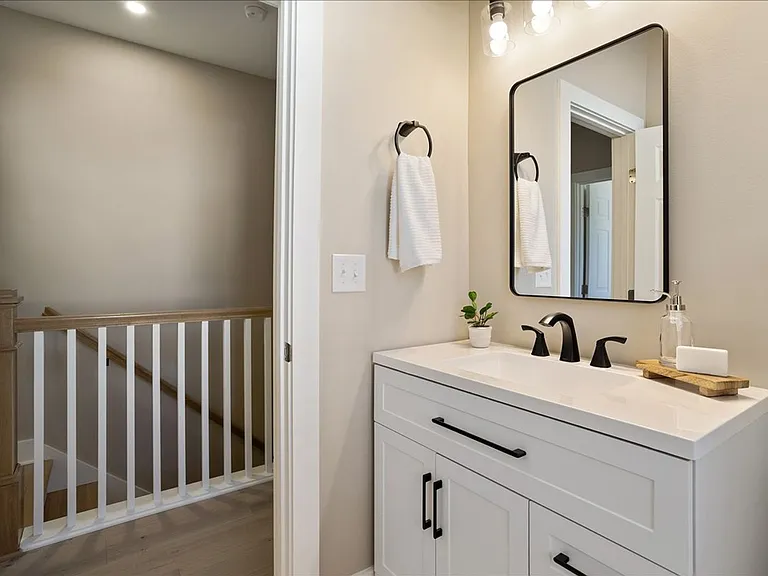 320 Gray Ave #A — Photo 23