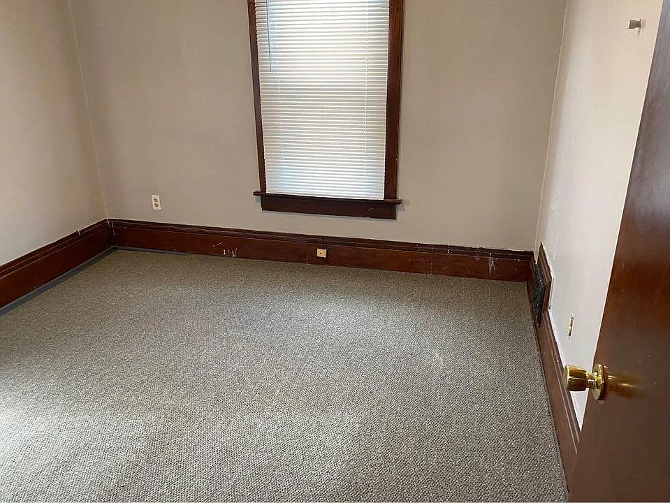 440 E Voris St — Photo 3