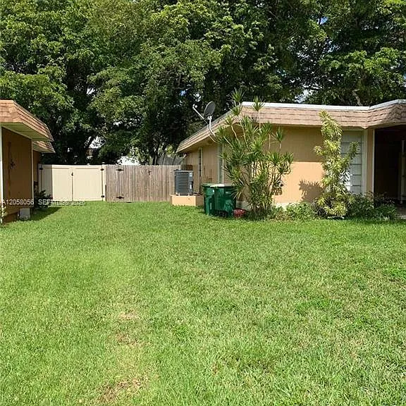 7911 NW 75th Ave — Photo 13