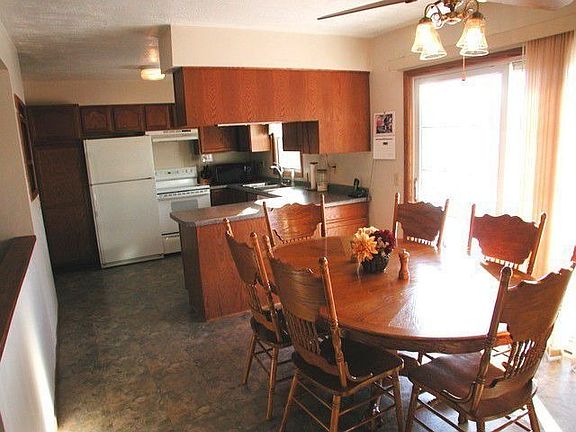 2nd image of 5646 Lantana Ave