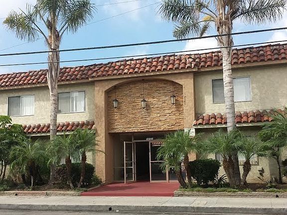 4th image of 14101 Doty Ave APT 45