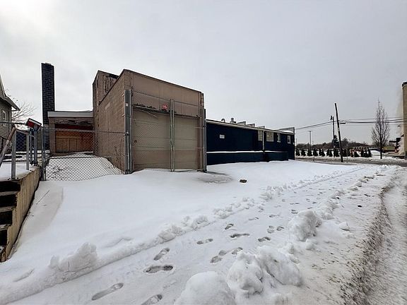 5th image of 1116 N Clinton Ave