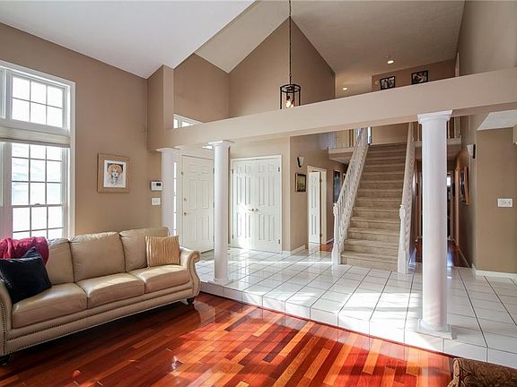 4th image of 1 Saybrooke Dr