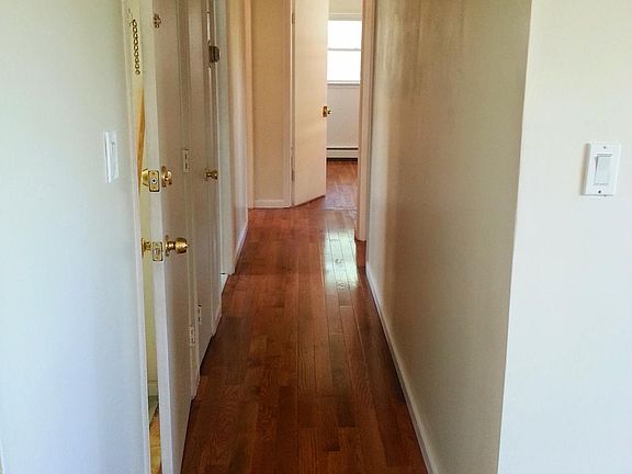 3rd image of 2 Canella Ct
