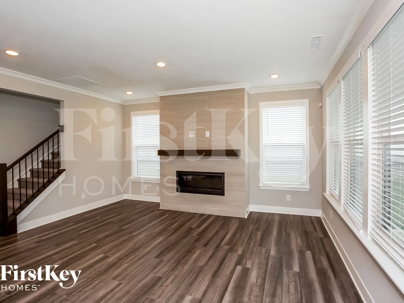 3 bed, 2.5 bath, 2596 sqft, $2,690 — Photo 3