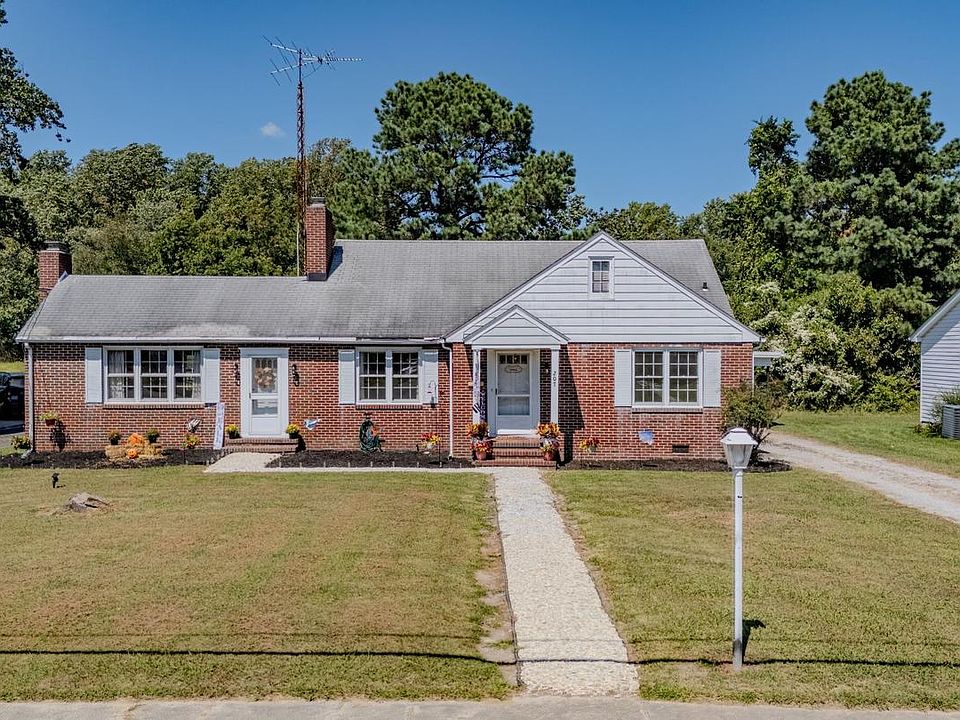1st image of 207 Bloomingdale Ave