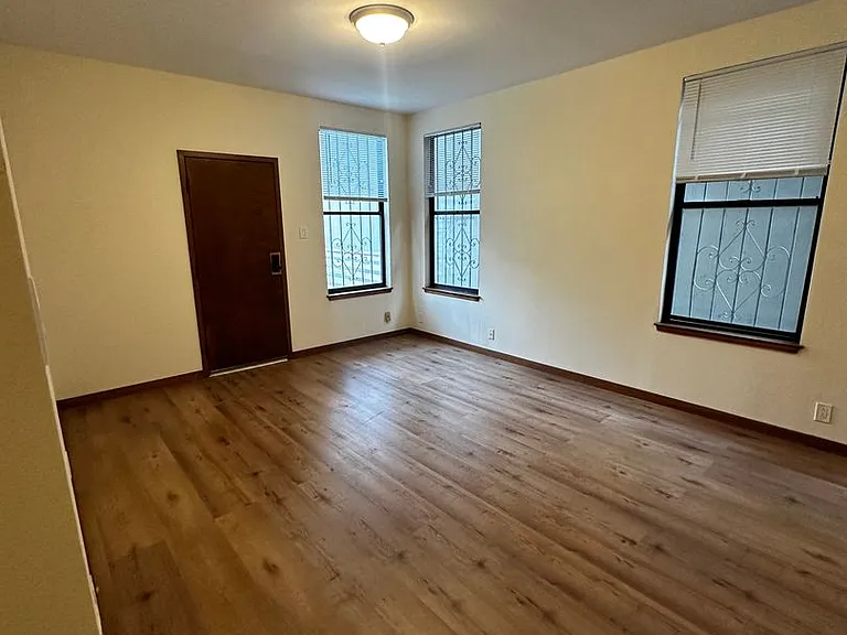 1450 1452 Sutter Street 347 Fern St — Photo 6