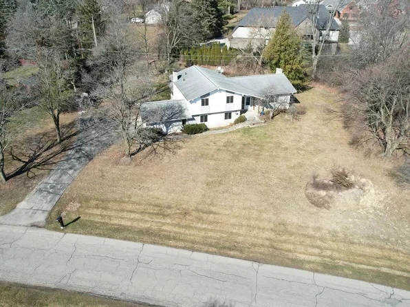723 Foxhall Rd, Bloomfield Hills, MI 48304