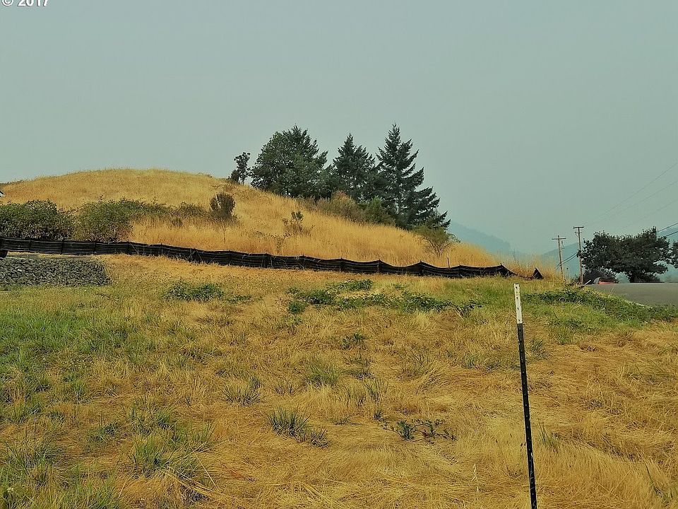 1st image of 196 NE Amanda Way #1