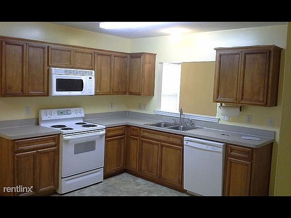 2nd image of 2685 Fairmount Ln