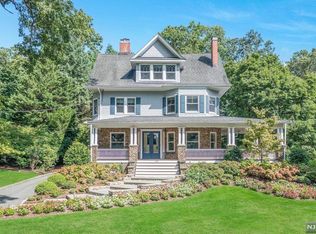 229 Heights Rd, Ridgewood, NJ 07450