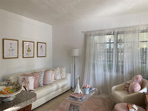 4th image of 1860 Venice Park Dr APT 130