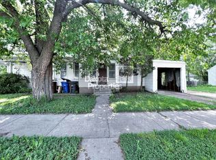 200 W 4th/401 N Rowley, Mitchell, SD 57301