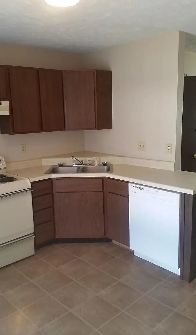 2 bed, $850 — Photo 4