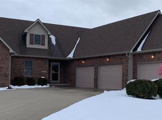 524 Hollowbrook Ct, Terre Haute, IN 47803