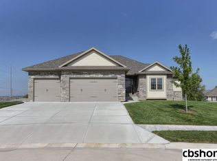17906 Camelback Ave, Omaha, NE 68136