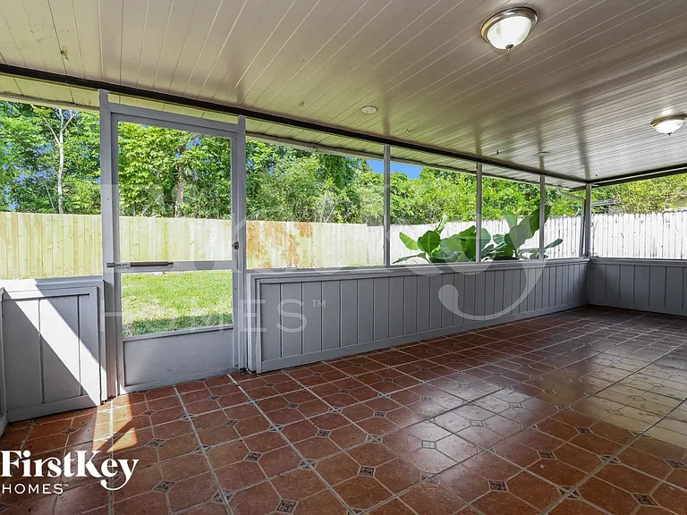810 Aries Rd W — Photo 7