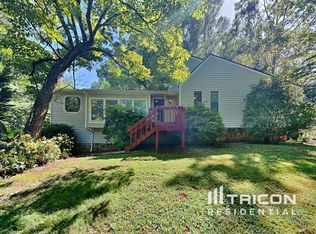 136 Bramble Oak Dr, Woodstock, GA