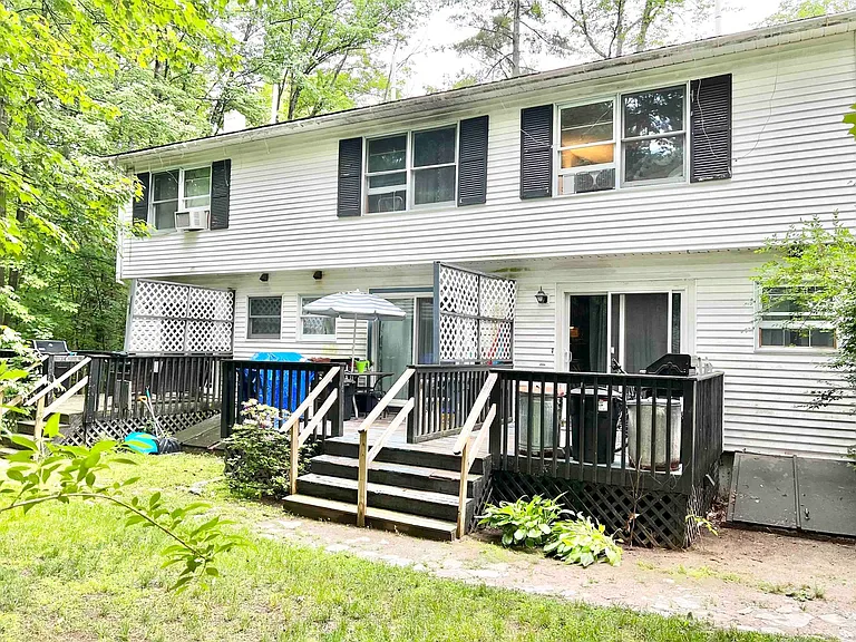 28 Woodlawn Ave #1 — Photo 2