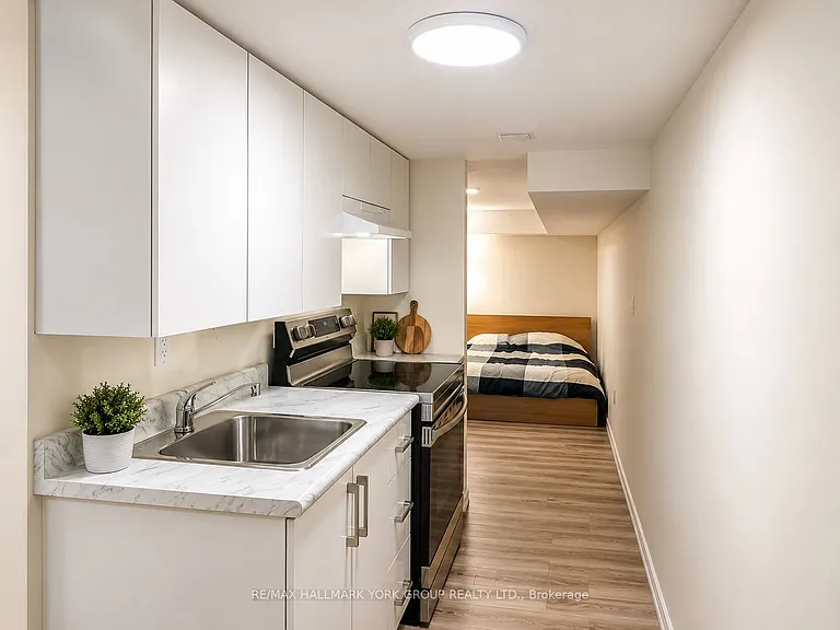 143 William Booth Ave #BASEMENT — Photo 7