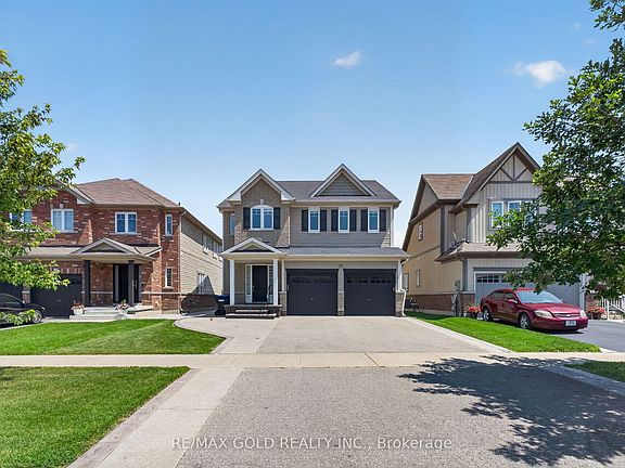 3rd image of 11 Jones St