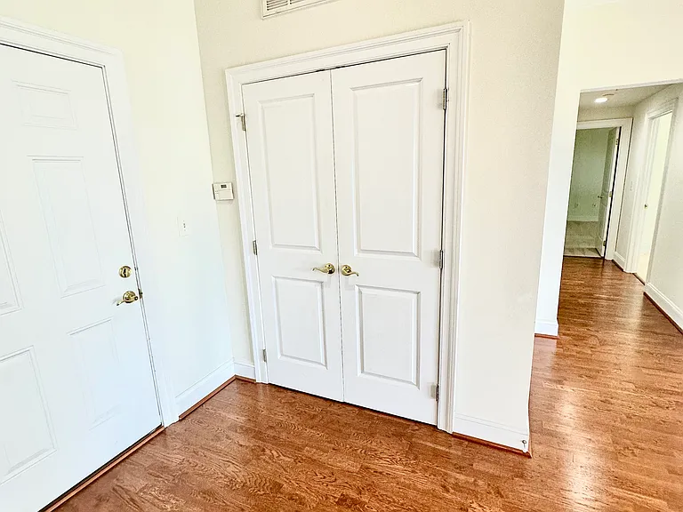955 Bolling Ave #103 — Photo 8
