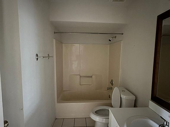 5th image of 5600 Blue Shadows Ct #4
