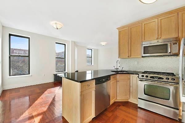 1st image of 611 W 137th St #37
