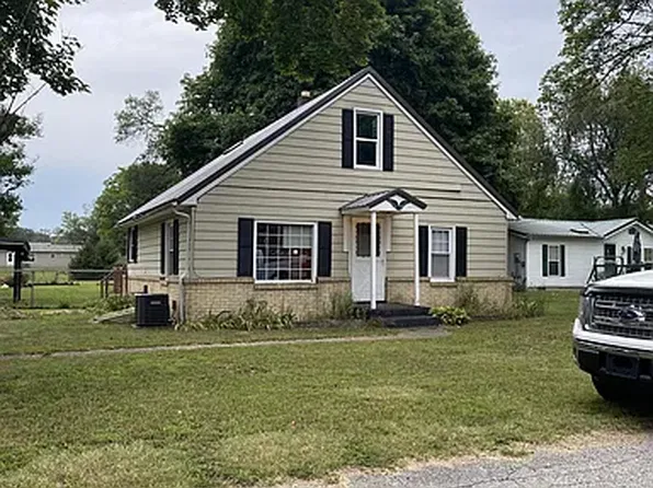 23587 Walnut St, Elkhart, IN 46516