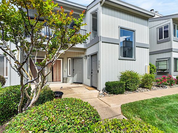 2nd image of 425 Ridgecrest Trl #225