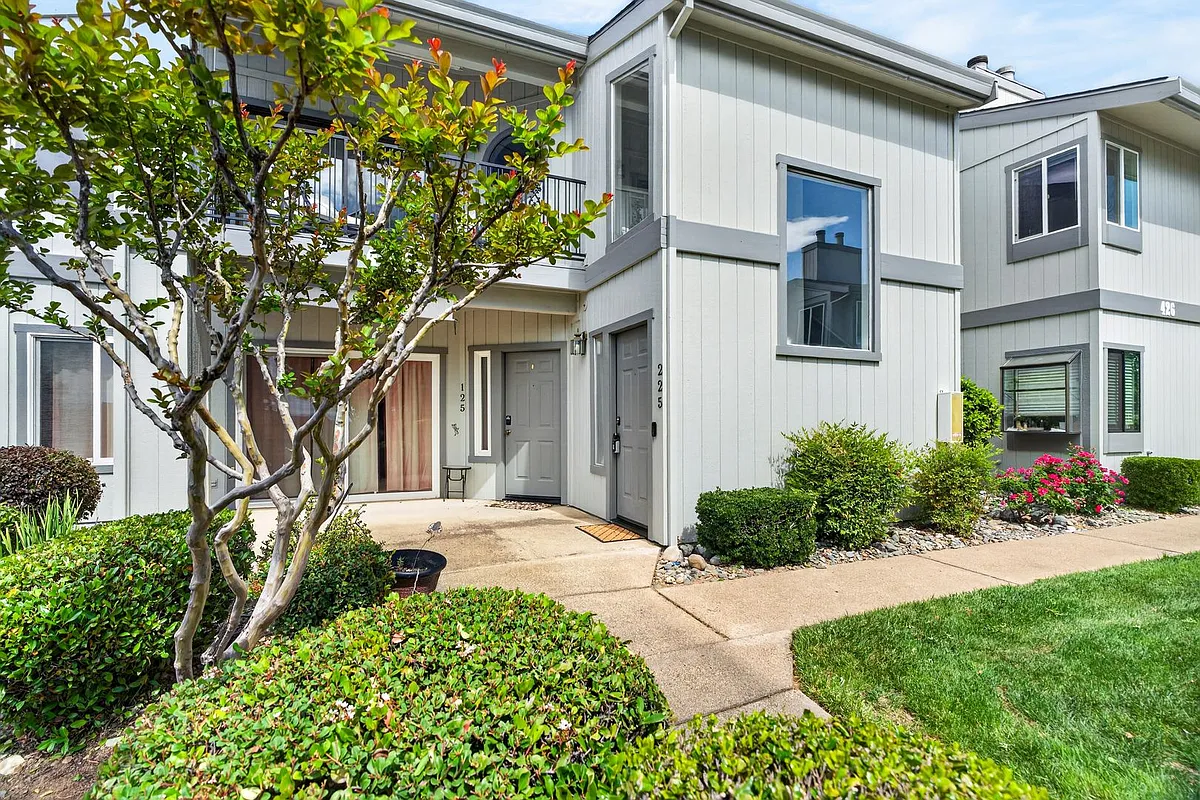 Building Photo - 425 Ridgecrest Trl #225