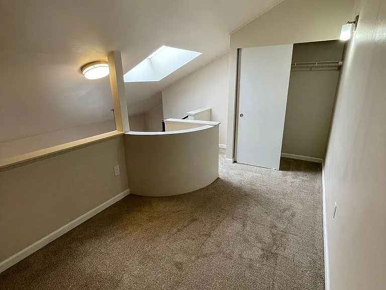 First Hill Apartments — Photo 29
