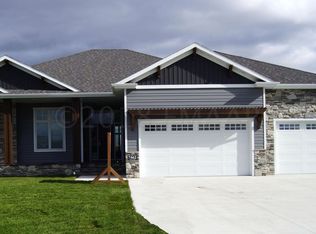 7462 15th St S, Fargo, ND 58104