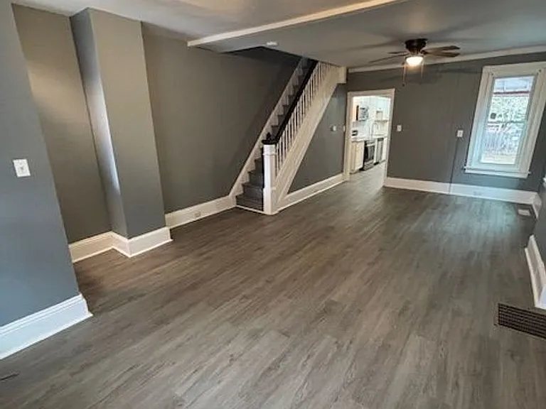 228 N Evans St — Photo 3