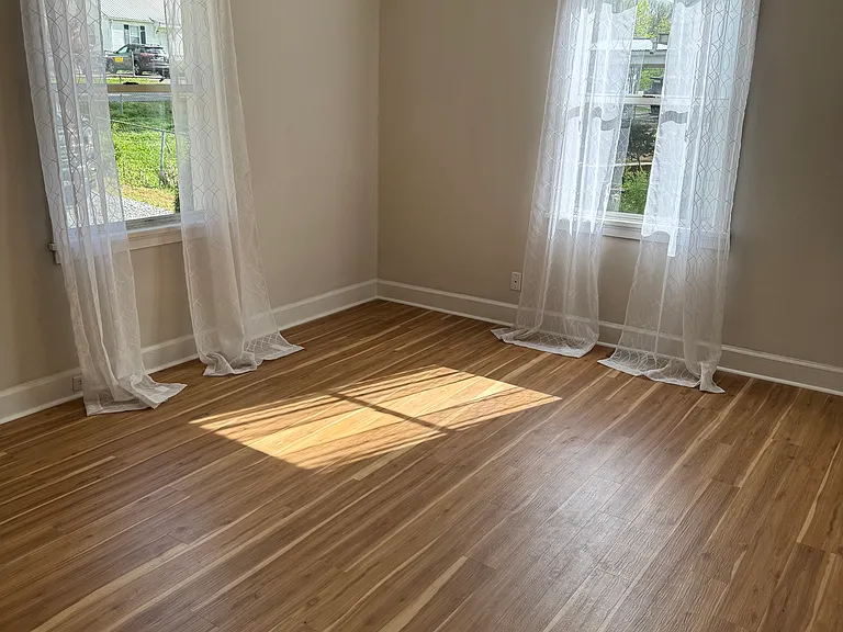 1210 Daniel St — Photo 12
