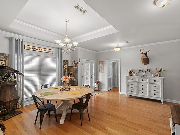 5th image of 711 Strickland Rd