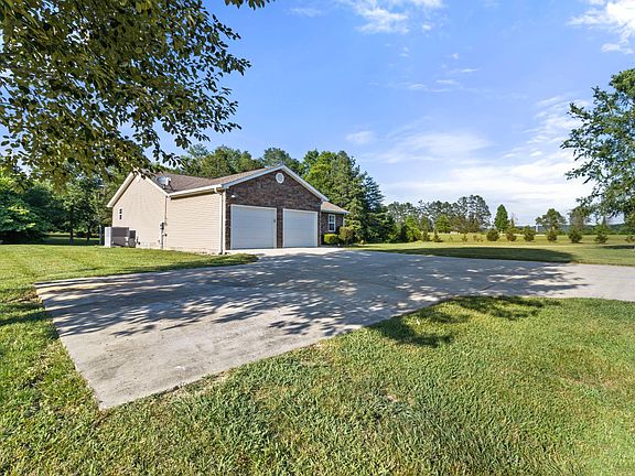 5th image of 210 Ten Mile Ln