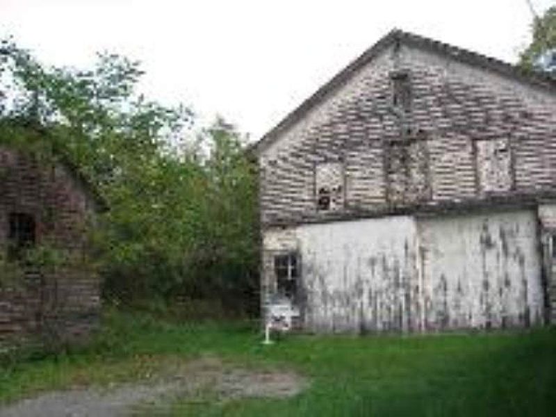 3rd image of 125A RIVER Street