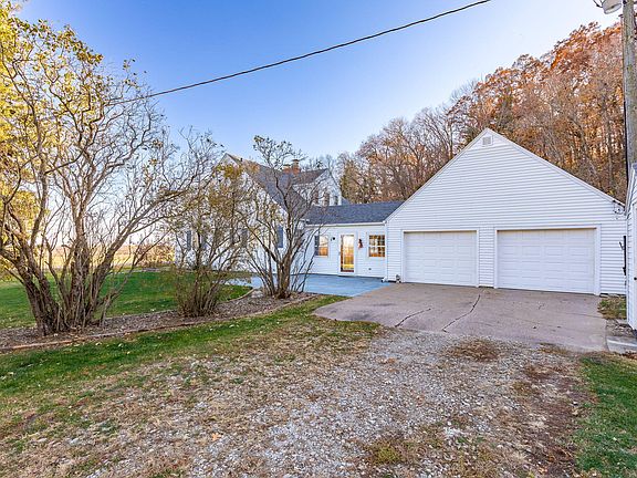 4th image of 2566 Burlington Rd