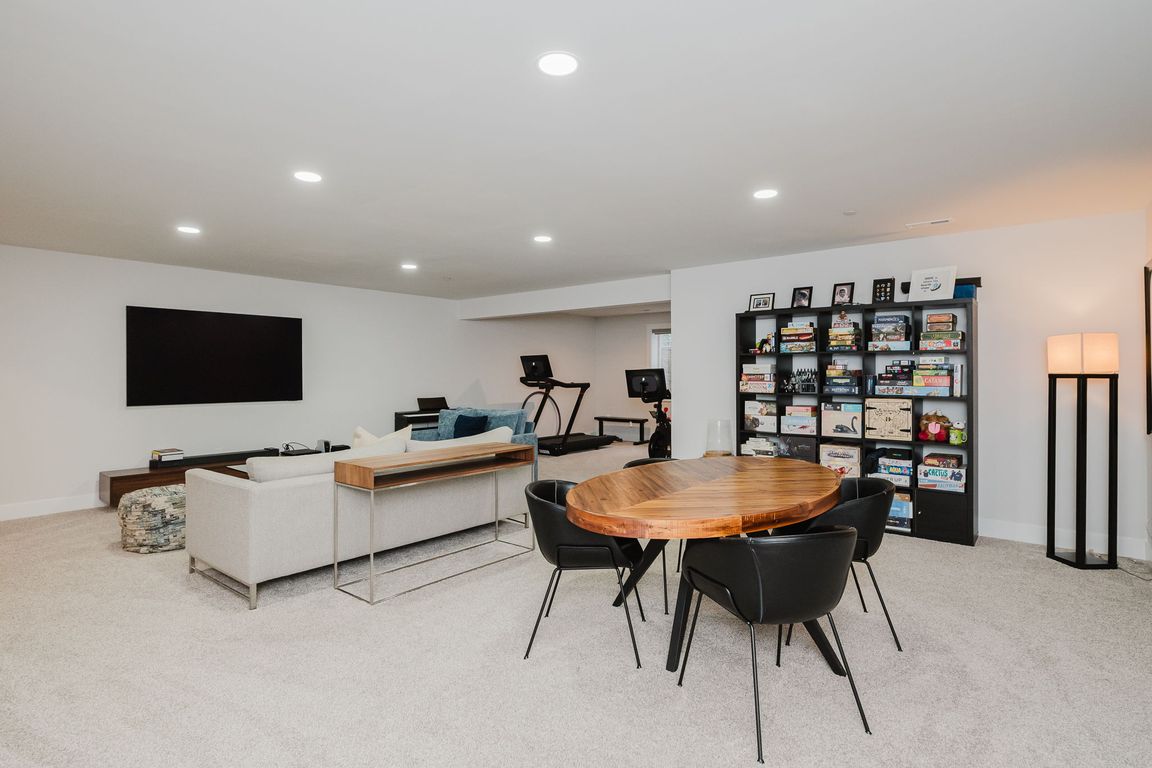 next background image