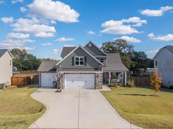 26 Valleydale Dr, Benson, NC 27504