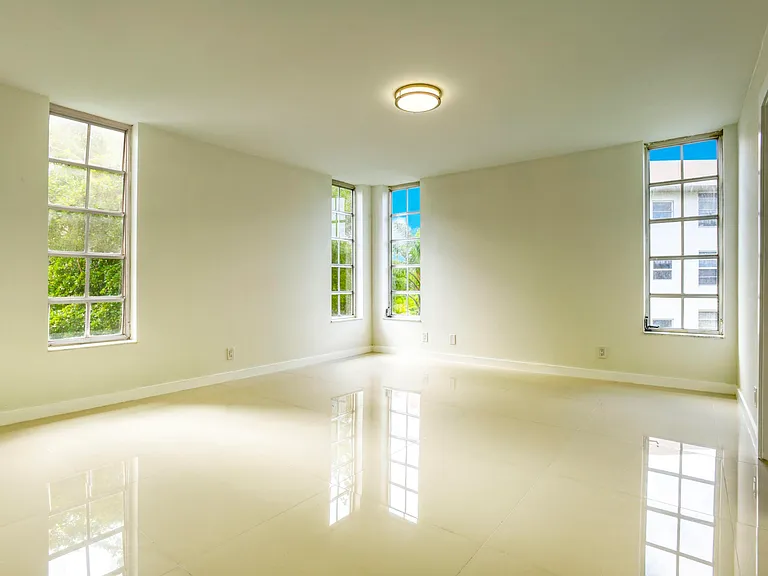 535 Oaks Dr #510 — Photo 5