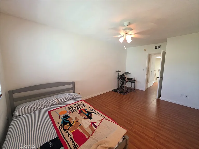 13963 Riverside Dr #13963 — Photo 21